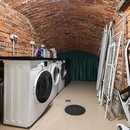 Old Town Ac Apartments Main Raiway Station Krakow Luaran gambar