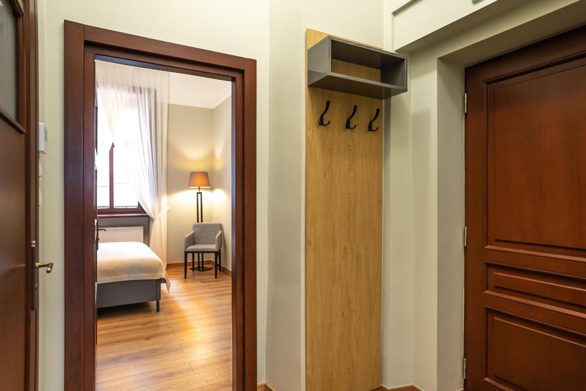 Old Town Ac Apartments Main Raiway Station Krakow Luaran gambar