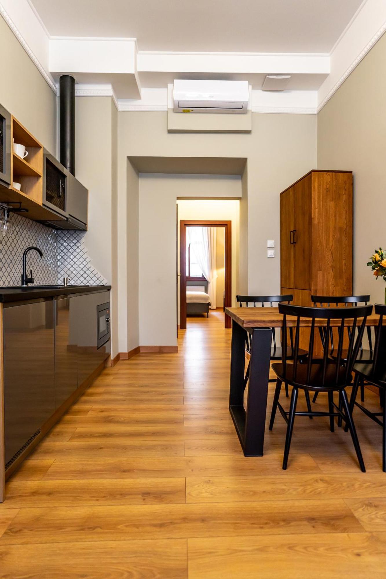 Old Town Ac Apartments Main Raiway Station Krakow Luaran gambar
