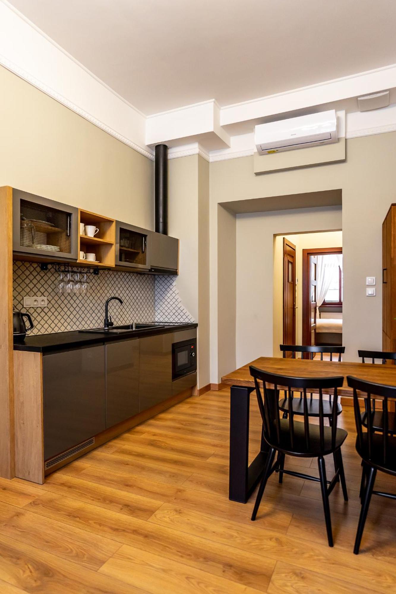 Old Town Ac Apartments Main Raiway Station Krakow Luaran gambar