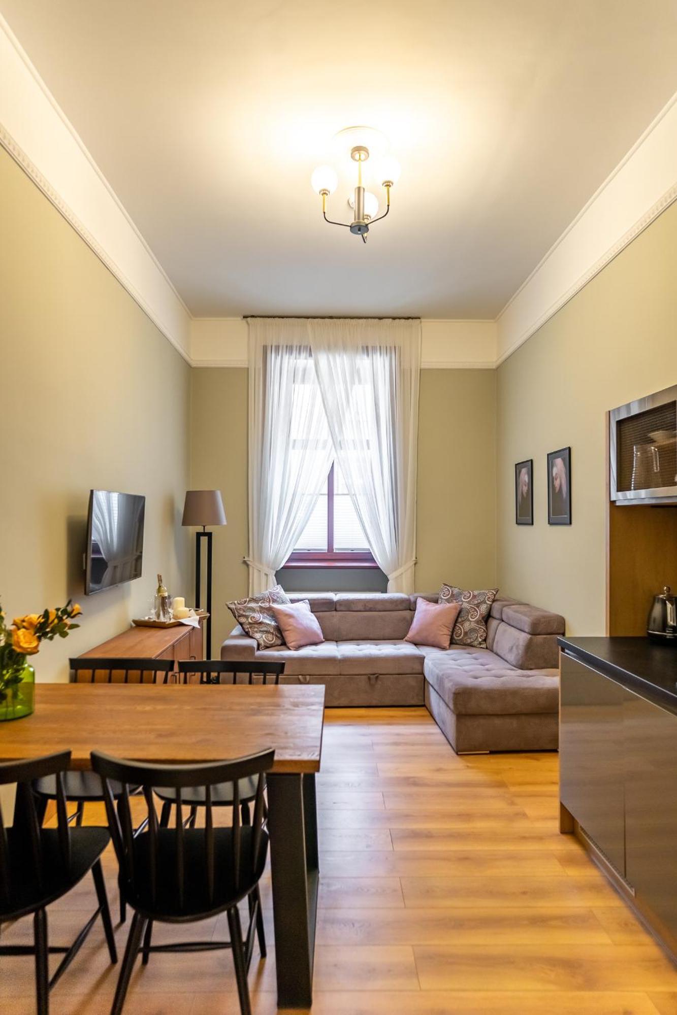 Old Town Ac Apartments Main Raiway Station Krakow Luaran gambar