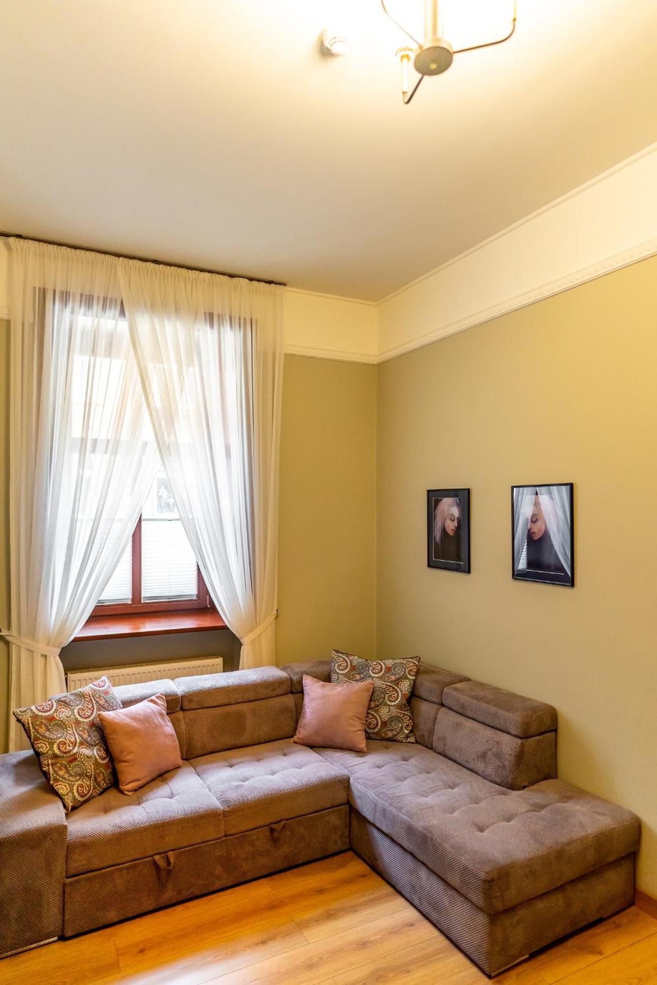 Old Town Ac Apartments Main Raiway Station Krakow Luaran gambar