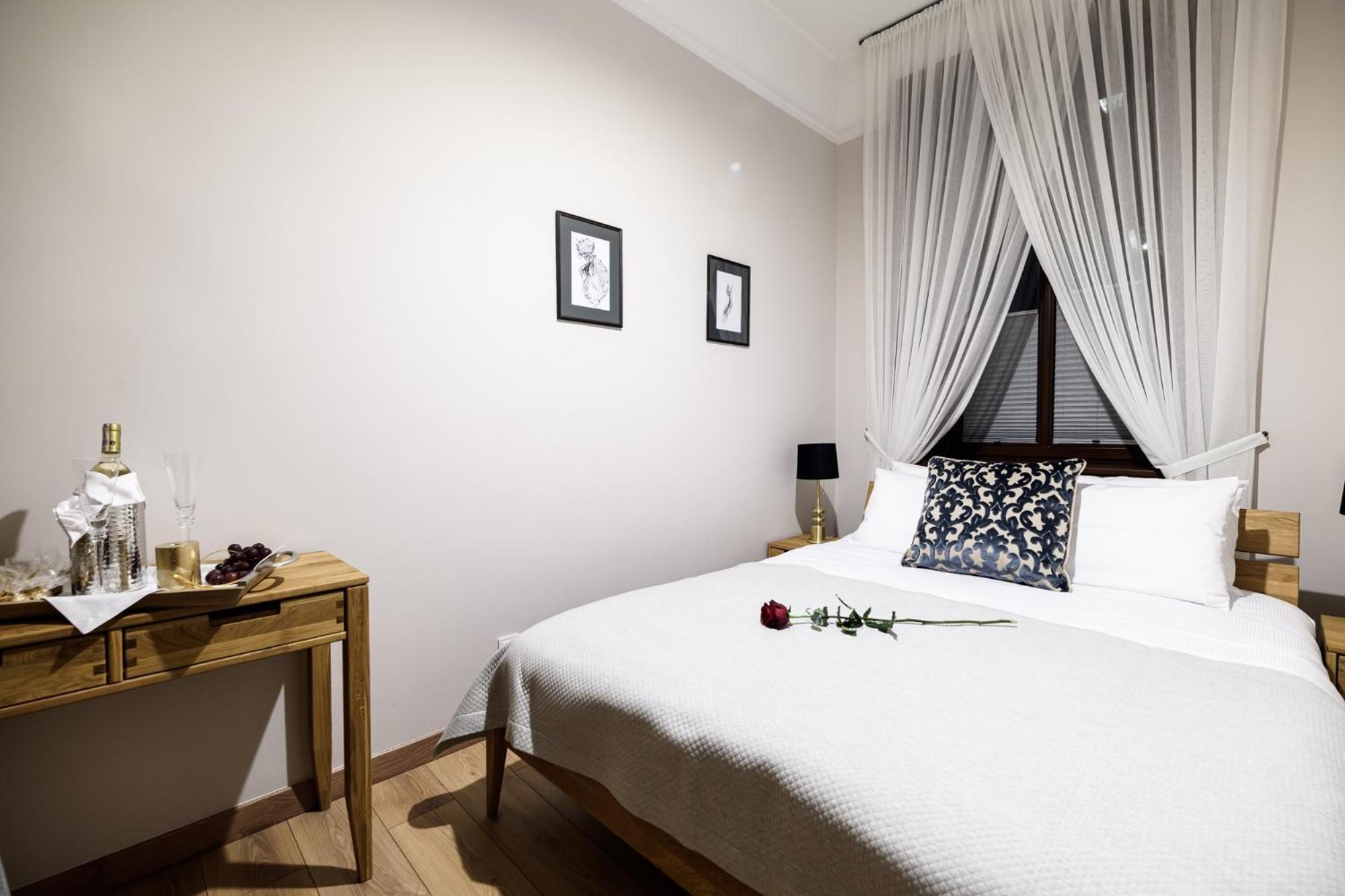 Old Town Ac Apartments Main Raiway Station Krakow Luaran gambar