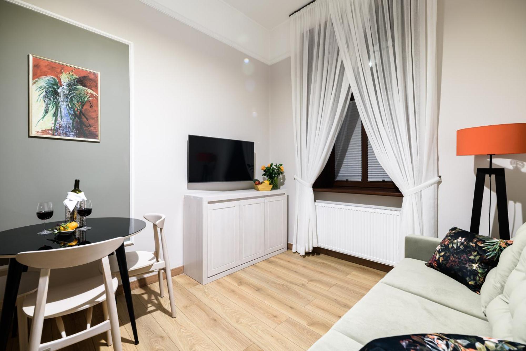 Old Town Ac Apartments Main Raiway Station Krakow Luaran gambar
