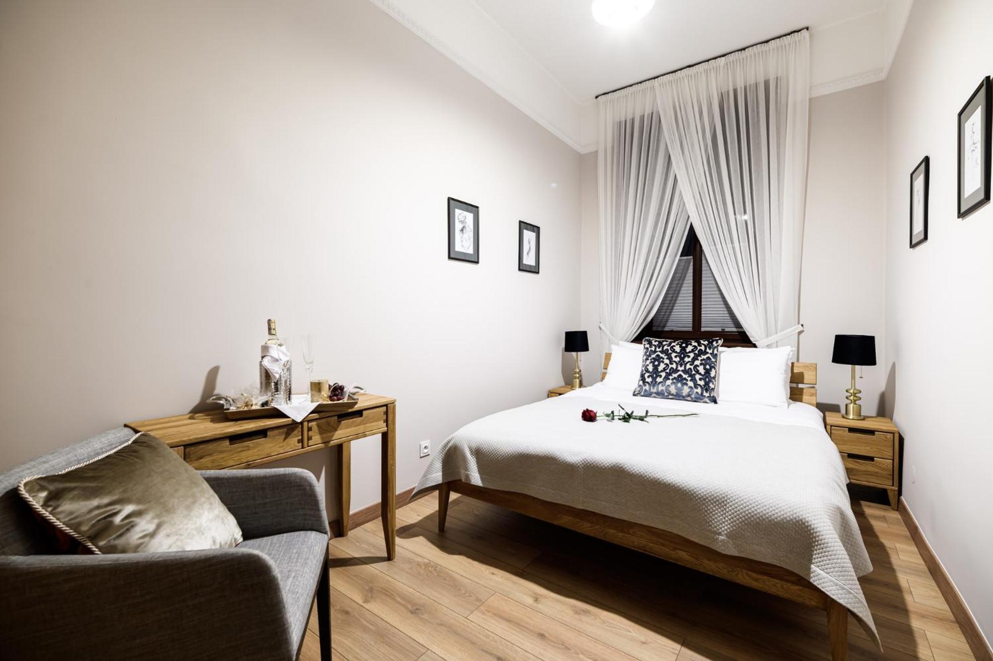 Old Town Ac Apartments Main Raiway Station Krakow Luaran gambar